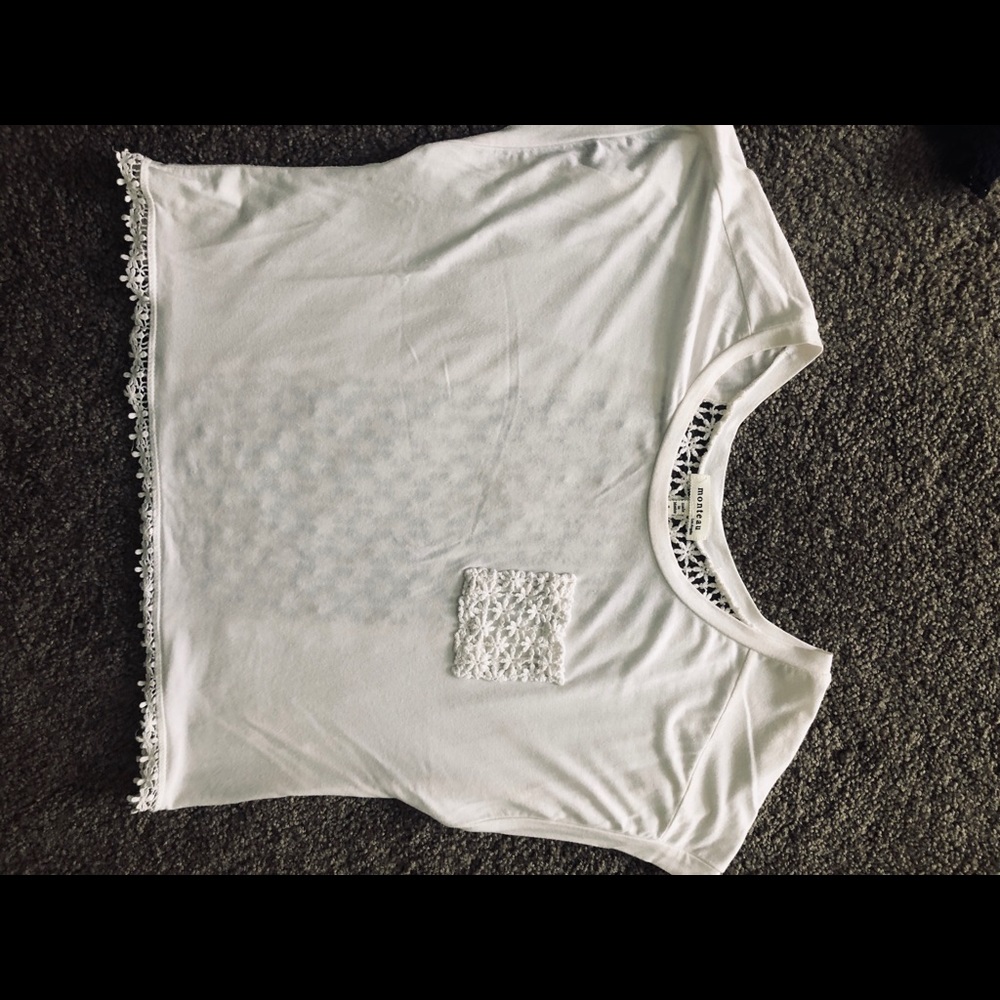 Tops - Picture 3 of 4